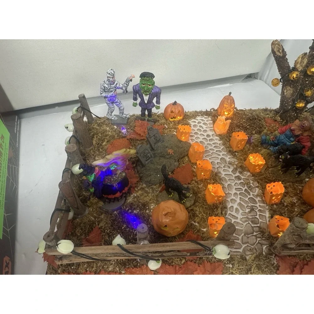 Lemax Spooky Town 